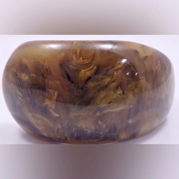 Vintage 1940s Bakelite Caramel Chocolate Marbled Cuff - Picture 3 of 7